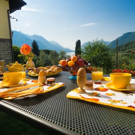 Holiday home Bellagio's Sunrise *